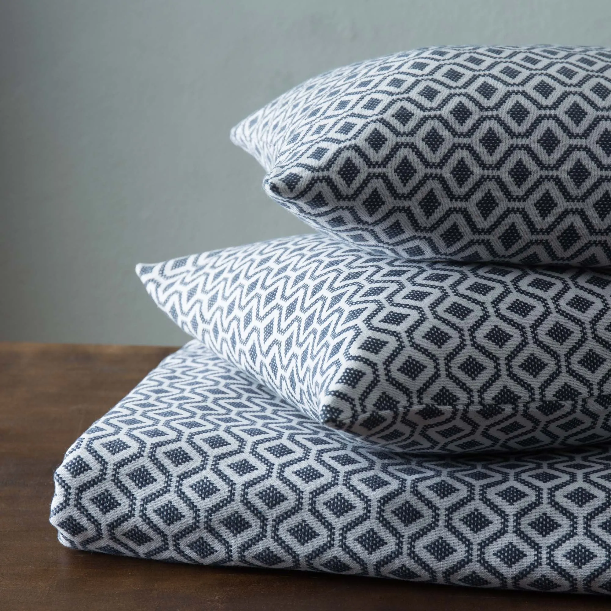 Viana Large Cushion Cover [Blue grey/White]