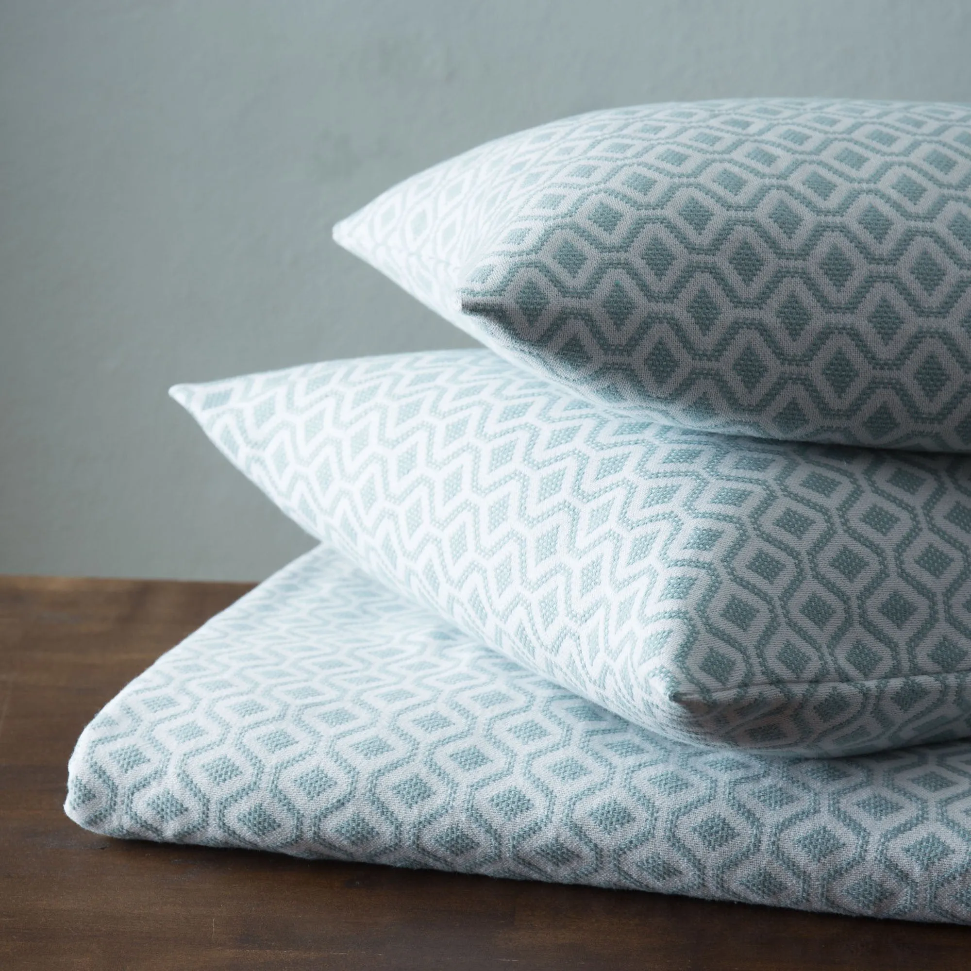 Viana Large Cushion Cover [Grey green/White]